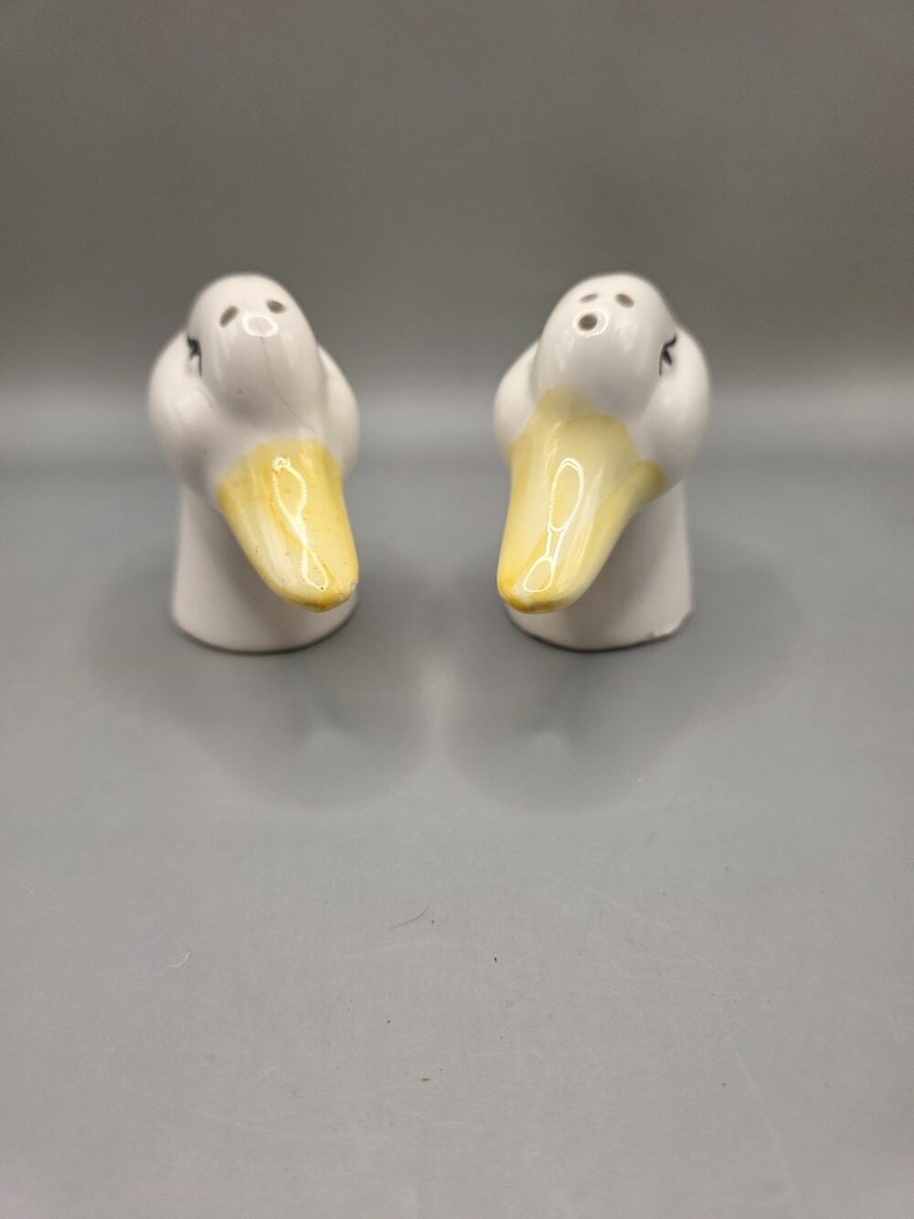 Vintage White Ceramic Duck Goose Head S&P Shakers **dmg**